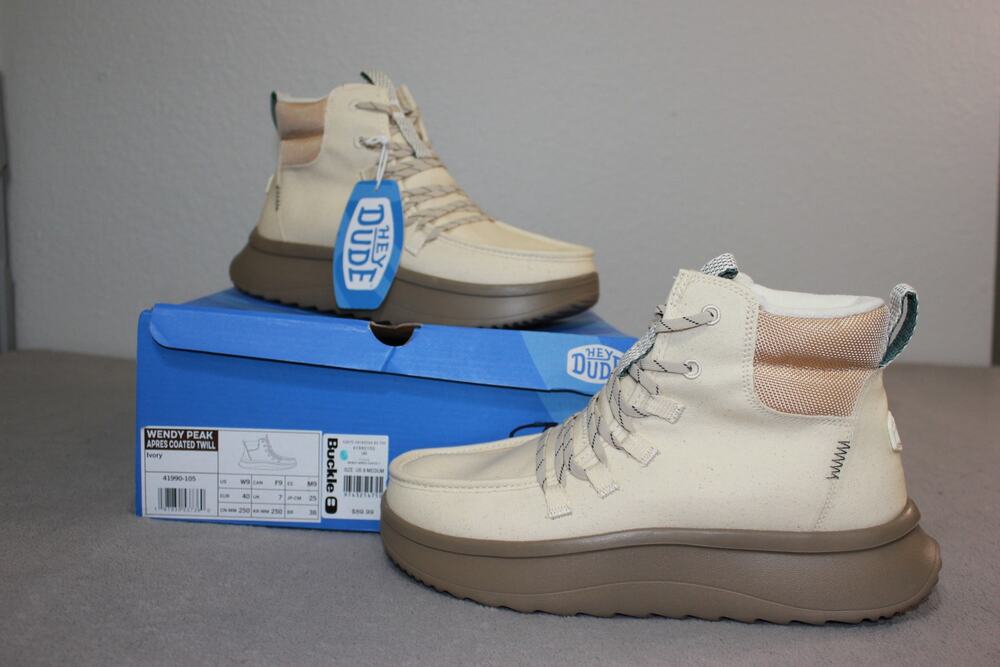 Hey Dude, Wendy Peak Apres Coated twill, Ivory, Women's, SZ- 9W, Utilitarian